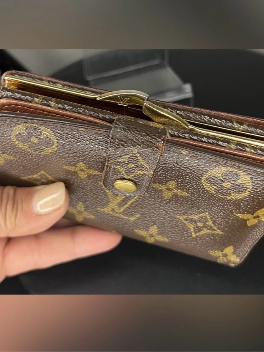 Louis Vuitton Monogram Vintage Kisslock Wallet